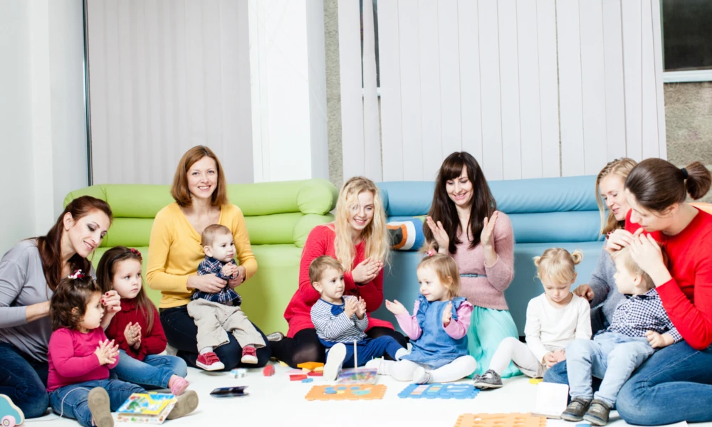 FamousParenting Momlife: Inside the Reality of Celebrity Motherhood famousparenting momlife